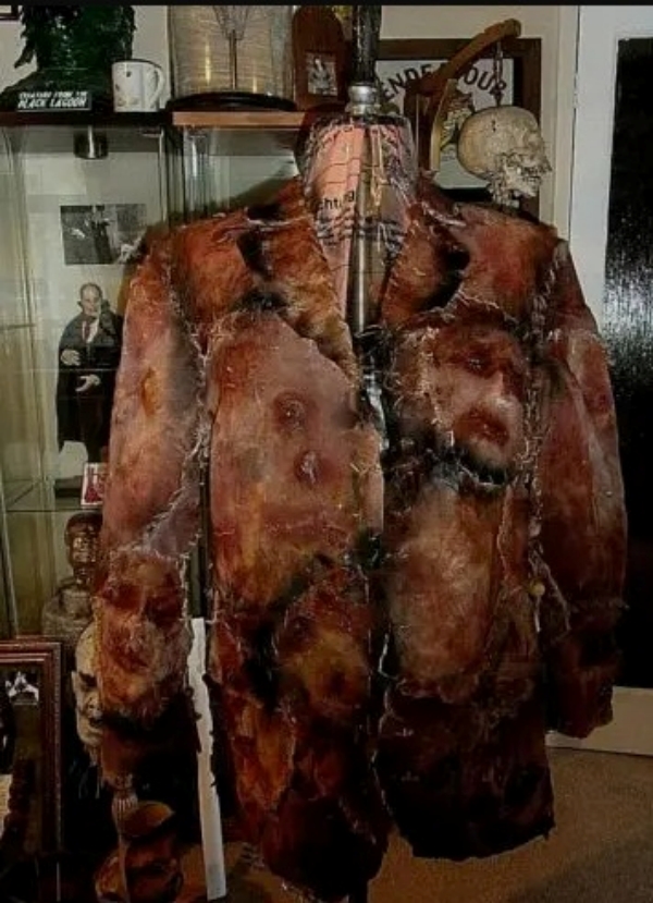 மனிதத் தோல் ஜாக்கெட் 