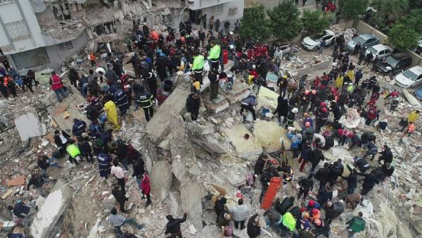 தொடர் நிலநடுக்கம் 