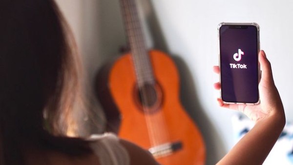  லைவ் ஸ்ட்ரீம்