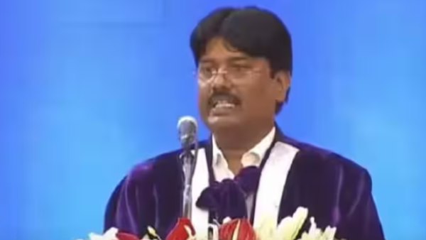 காவல் துறையில் புகார் 