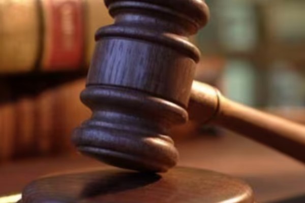  நீதிமன்றத்தில் வழக்கு விசாரணை 