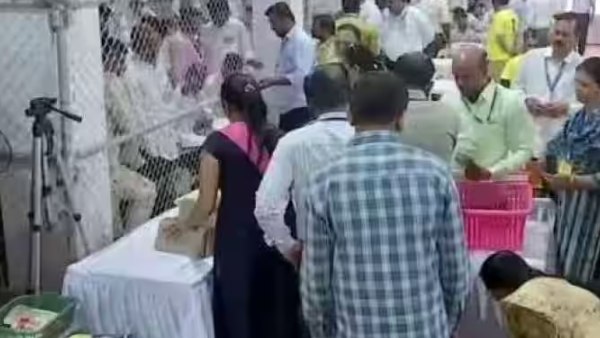 யாருக்கு எத்தனை