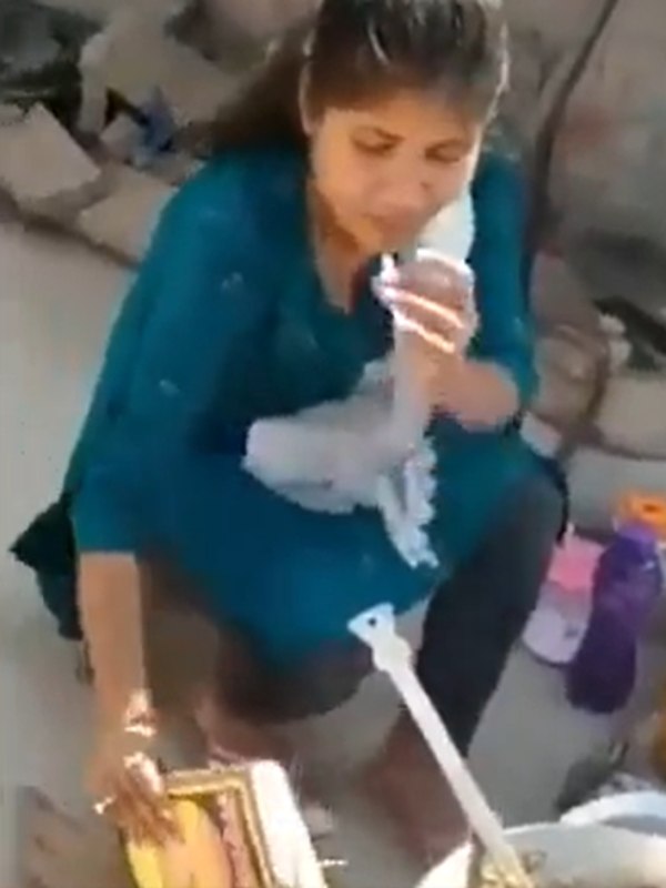  மனு ஸ்மிருதியை எரித்து.. 