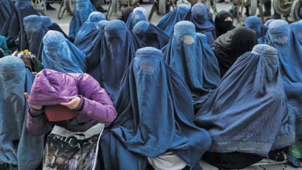 ஓடி ஓடி ஒளியும் பெண்கள் ஓடி ஓடி ஒளியும் பெண்கள்