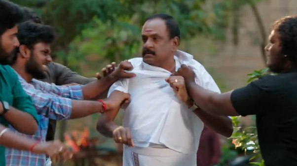 அடி வாங்கிய குணசேகரன்