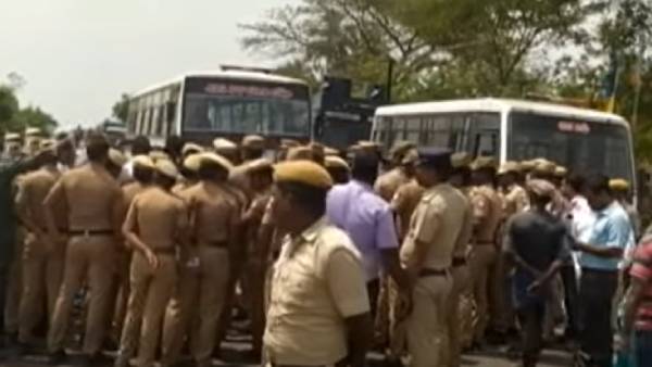 போலீஸ் பாதுகாப்பு 