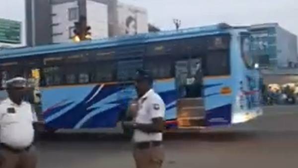பேருந்துகள் இயக்கம் 
