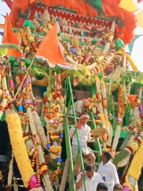 ஏலம் விடப்பட்ட பொருட்கள் ஏலம் விடப்பட்ட பொருட்கள்