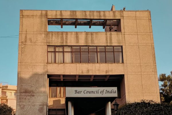 Bar council of India allows to Foreign lawyers, law firms practice in India
