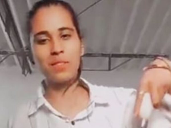 அதென்ன வாயில் அதென்ன வாயில்