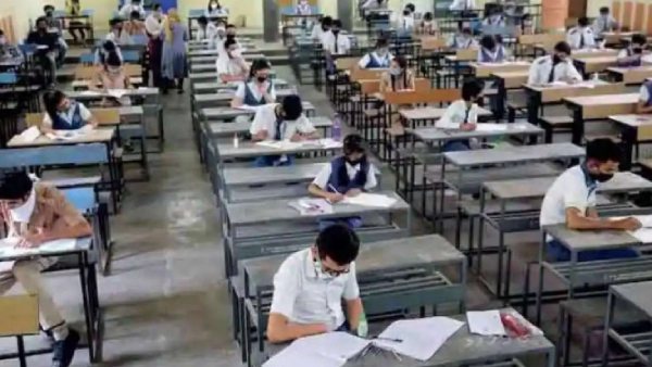 பொதுத்தேர்வு எழுதாத 5.6% மாணவர்கள் பொதுத்தேர்வு எழுதாத 5.6% மாணவர்கள்