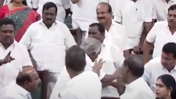  சட்டசபையில் களேபரம்