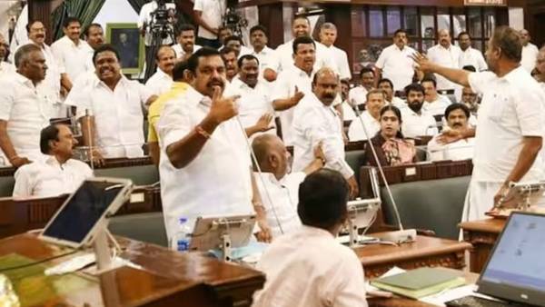 ஓபிஎஸ்சுக்கு எதிராக கோஷம் 