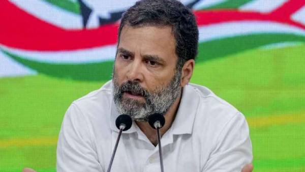 தகுதி நீக்கம் செய்ய கோரிக்கை தகுதி நீக்கம் செய்ய கோரிக்கை