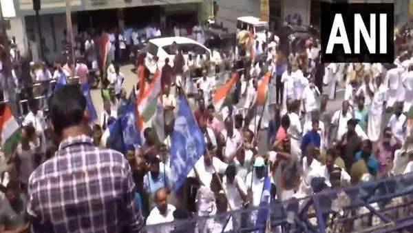 காங்கிரஸ் கட்சி போராட்டம் காங்கிரஸ் கட்சி போராட்டம்