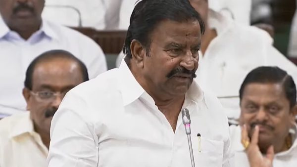  28 நகராட்சிகளில் 