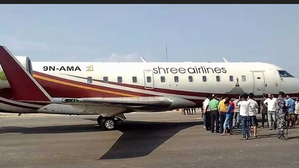 பயணிகள், விமான சிப்பந்திகள் பயணிகள், விமான சிப்பந்திகள்