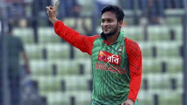 குவிந்த ரசிகர்கள் 