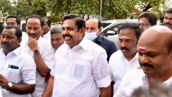 அதிமுகவினர் அமளி 