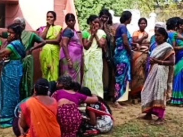 மலேசியா சென்றார் 