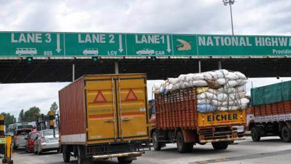  32 சுங்கச்சாவடிகளை மூட கோரி 