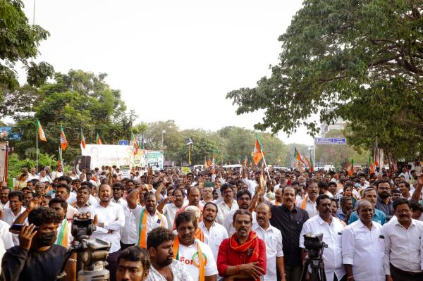 எங்க அகராதியிலேயே இல்லை 