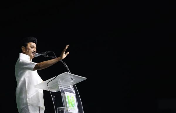  இன்று கூட கோப்புகளை பார்த்தேன் 