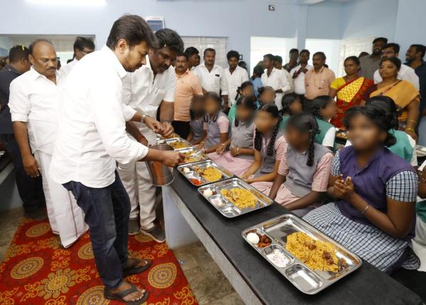 தாமதம் ஆனதால் 
