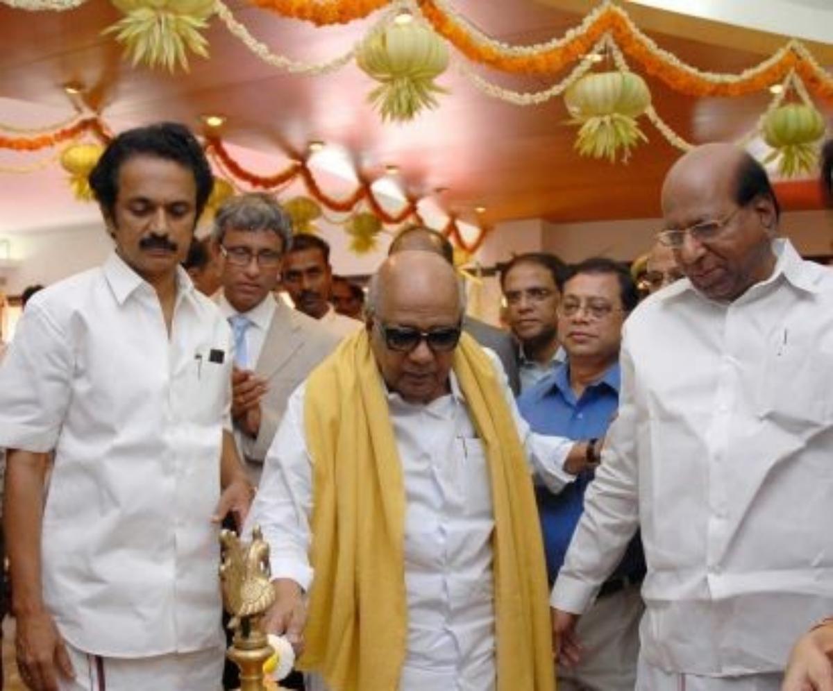 Todays throwback stories are about DMK senior pioneer Arcot Veerasamy Todays throwback stories are about DMK senior pioneer Arcot Veerasamy