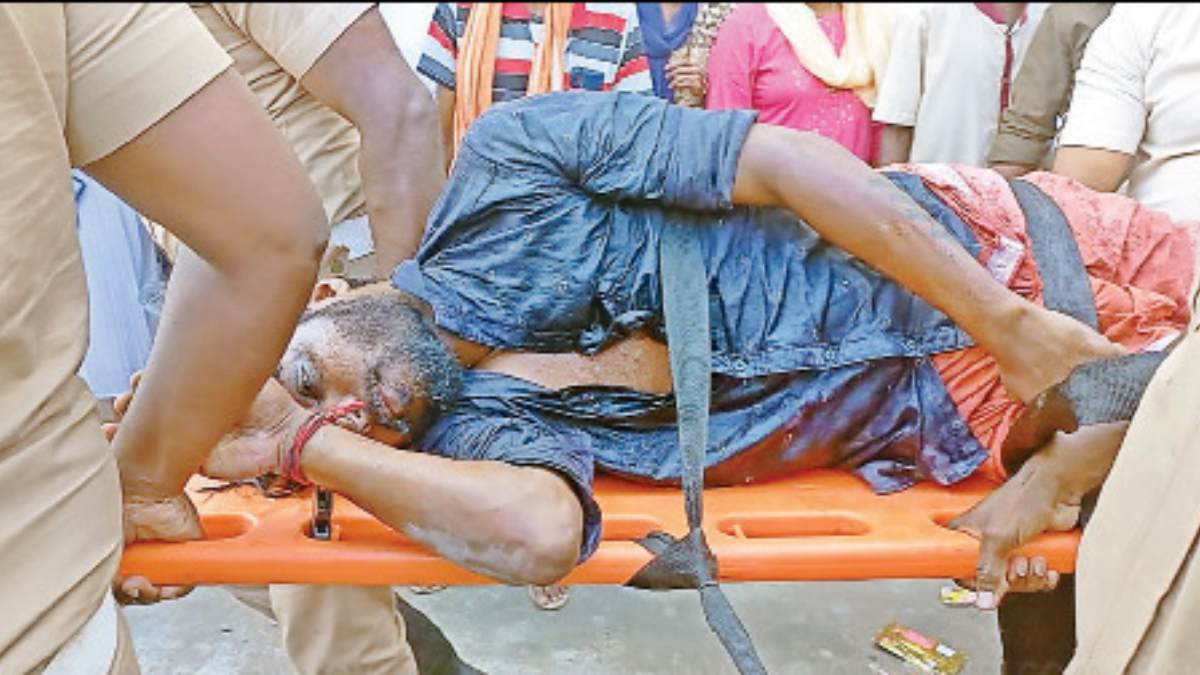 Kanniyakumari lodge and kerala tourist attempted suicide by jumping from floor Kanniyakumari lodge and kerala tourist attempted suicide by jumping from floor