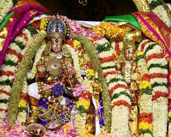 Manikka Mookuthi Gold and diamond jewelery adorning Madurai Meenakshi at Chitrai Festival 