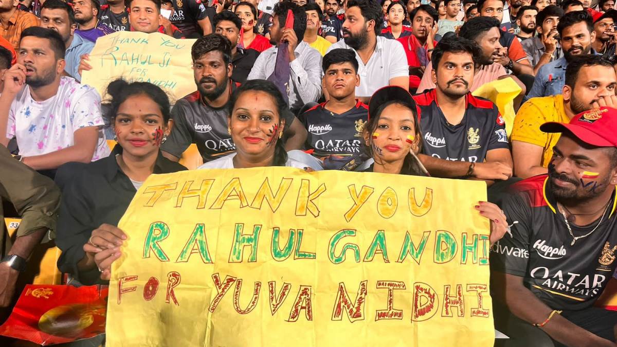 Amid of RCB-KKR Match Karnataka youths thanking for rahul gandhi for ‛yuvanidhi scheme 