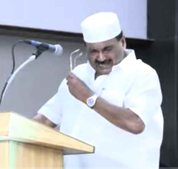 Thuraimugam Kaja suddenly burst into tears in the presence of Stalin 