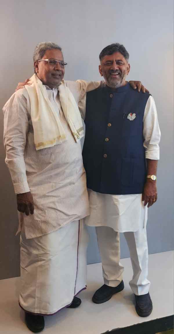 Do you know the reason behind of Siddaramaiah and DK Shivakumars photo shoot ahead of Karnataka elections? Do you know the reason behind of Siddaramaiah and DK Shivakumars photo shoot ahead of Karnataka elections?
