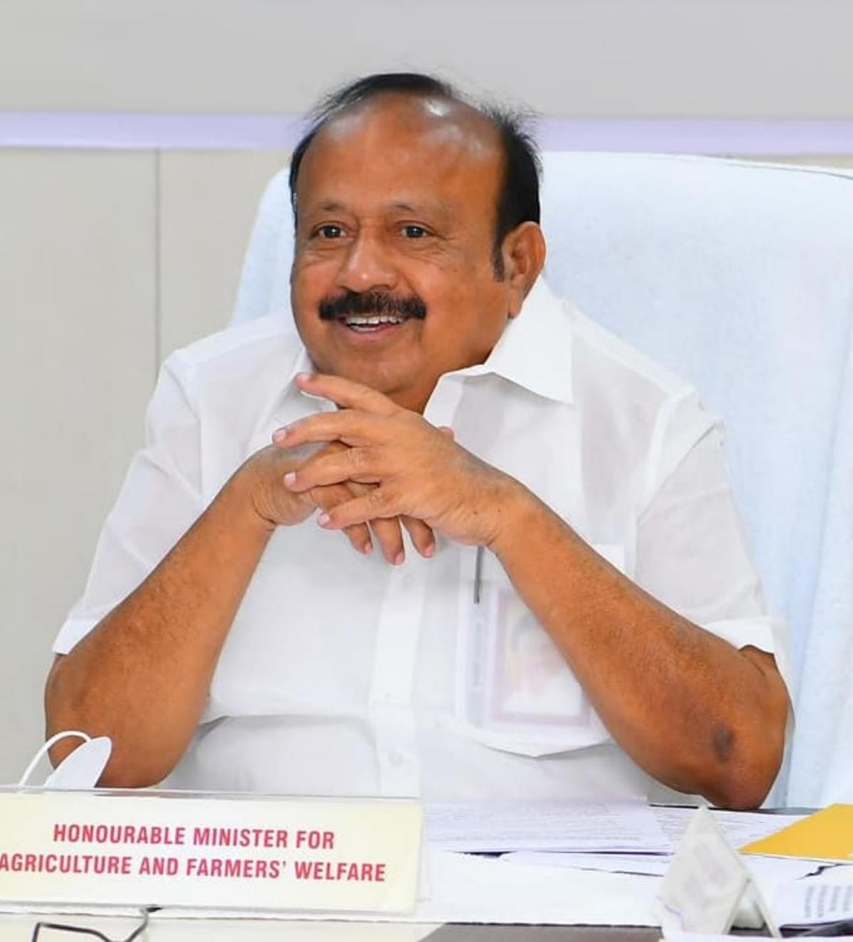 Agriculture Minister MRK Panneerselvam give Panruti jackfruit to all MLAs 