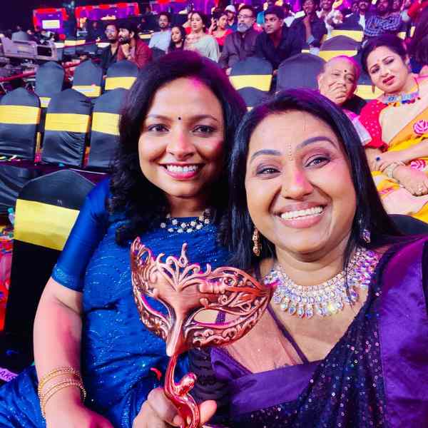 Vijay Television Awards received by actors and actresses of baakiyalakshmi serial Vijay Television Awards received by actors and actresses of baakiyalakshmi serial