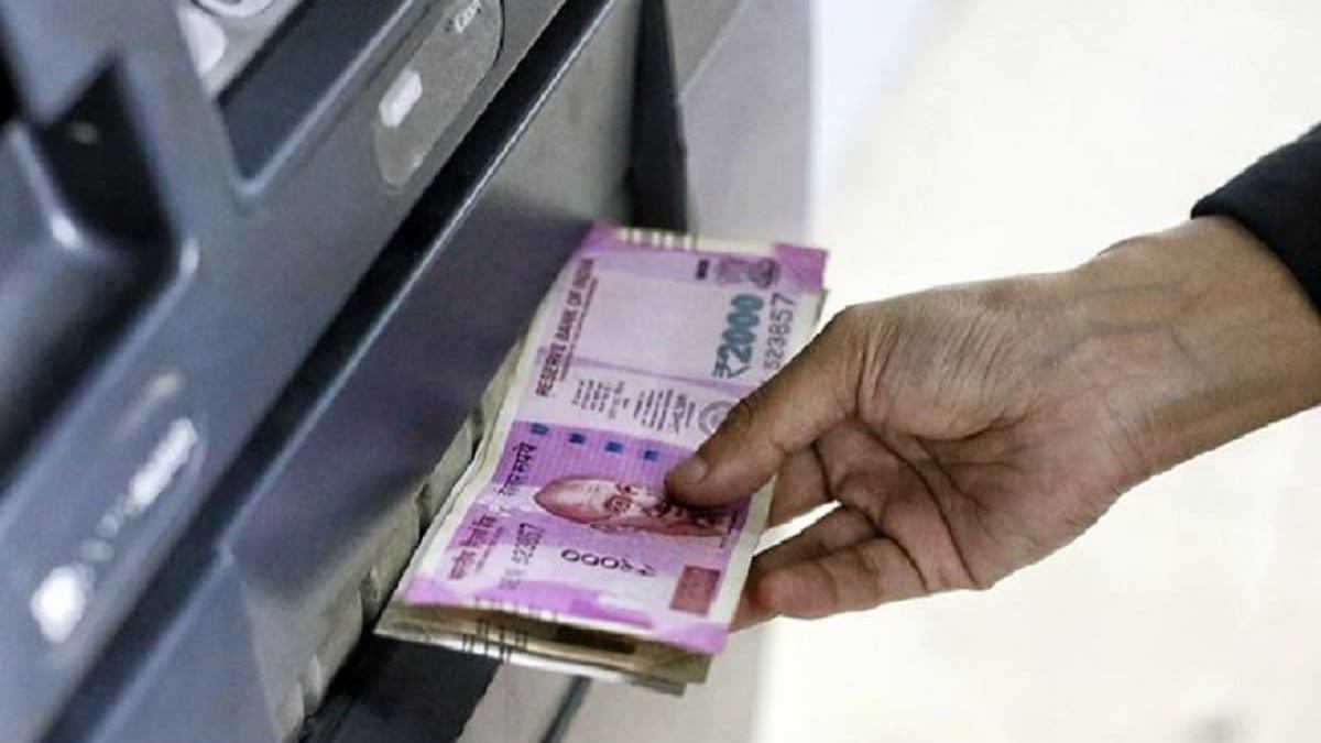 how to break ATM in a span of 15 minutes ? A Bihar Youth runs Coaching Centre 
