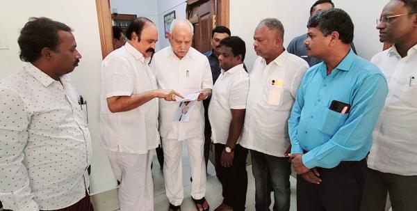 Karnataka Election: What are the meaning of Yeddiyurappa says single line response with O Panneer Selvam team Meeting? Karnataka Election: What are the meaning of Yeddiyurappa says single line response with O Panneer Selvam team Meeting?