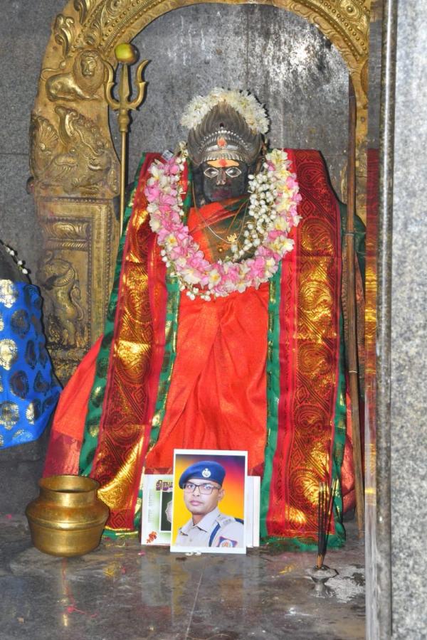 கோவிலில் வழிபாடு 