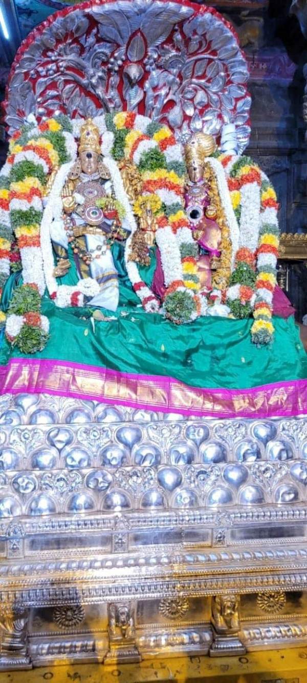 Madurai Chithirai thiruvizha 2023 Kodiyetram: Sundareswarar Meenakshi Amman in Simma Vahana 