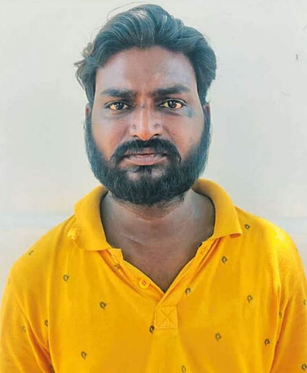 Chennai Choolaimet Woman and husband arrested for arguing with police sub-inspector on road 