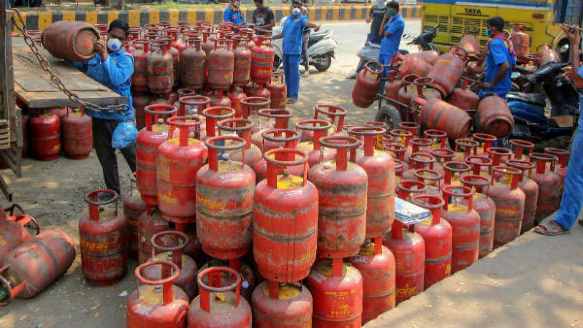  Will gas cylinders be game changer for parties in Karnataka election 2023
