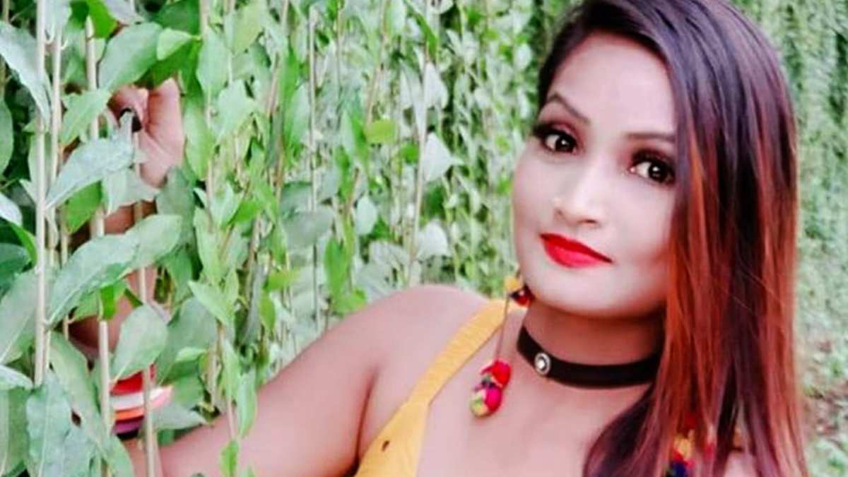 Famous bhojpuri actress was held for pushing aspiring models into prostitution in Mumbai Famous bhojpuri actress was held for pushing aspiring models into prostitution in Mumbai