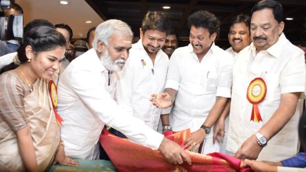 Minister Udhayanidhi Stalin requested that government officials should wear handloom clothes 2 days a week and encourage weavers 