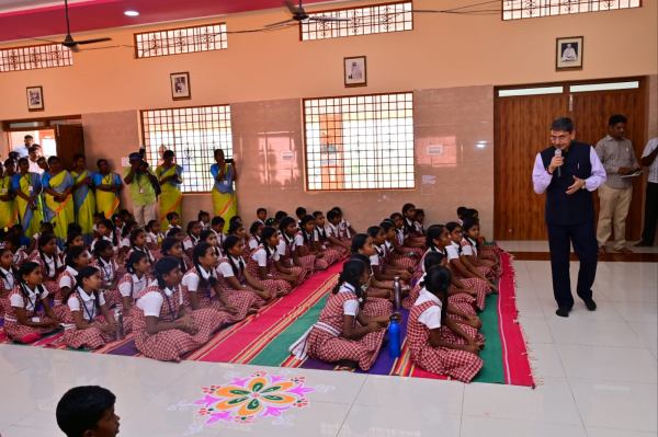 If the work does not make me happy, i am rest on that day! Governor Ravi speech stirs up! 