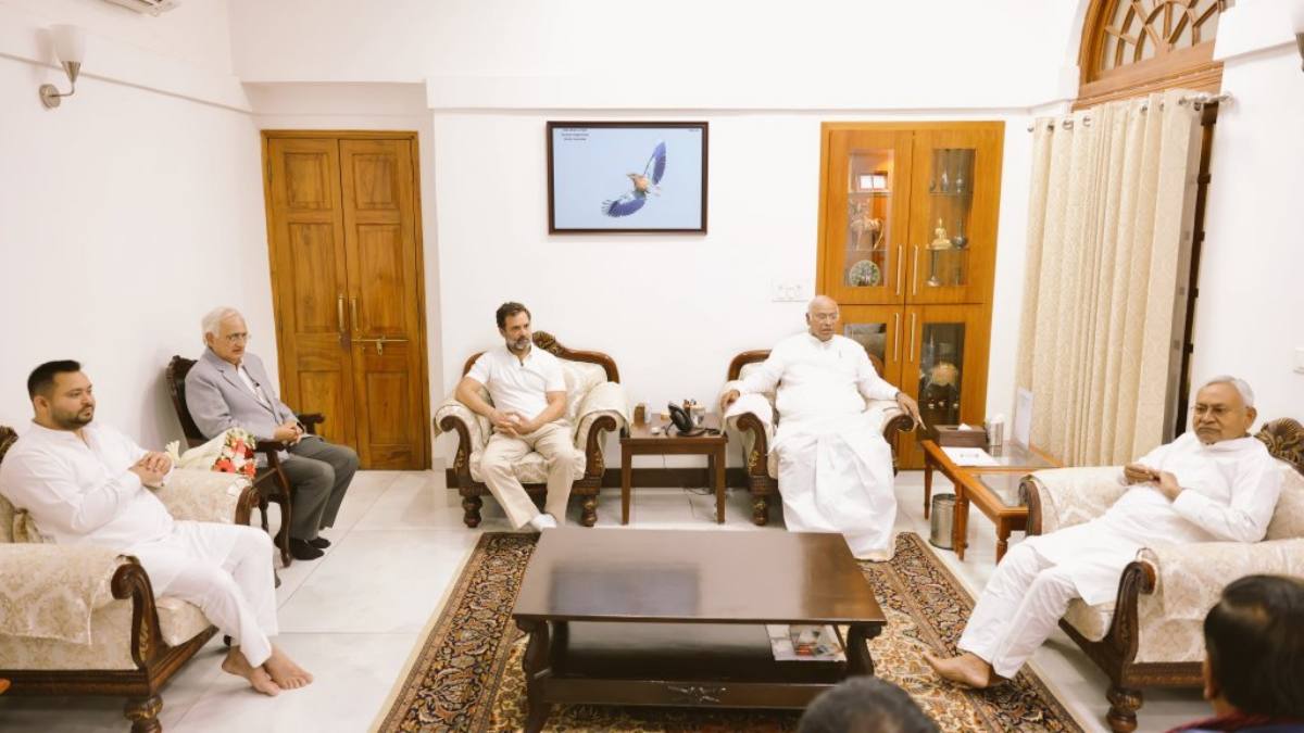 Amid talks of Opposition unity Bihar CM Nitish Kumar and Tejaswi Yadav meets Rahul Gandhi in Delhi Amid talks of Opposition unity Bihar CM Nitish Kumar and Tejaswi Yadav meets Rahul Gandhi in Delhi