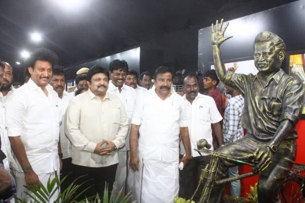 Minister Kn Nehru and Actor Prabhu Inagurating the Stalin photo exhibition in Trichy 