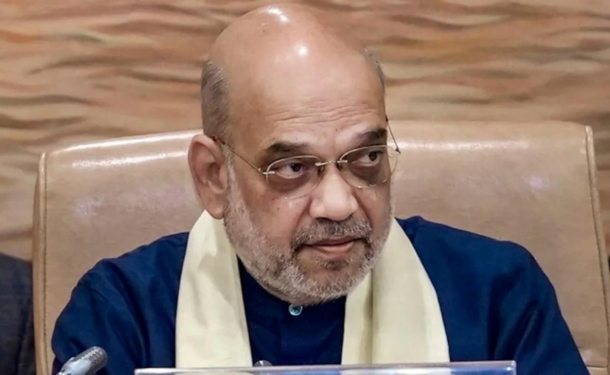 Why did Thambidurai meet Amit Shah in his office and Did he complain against Annamalai? 