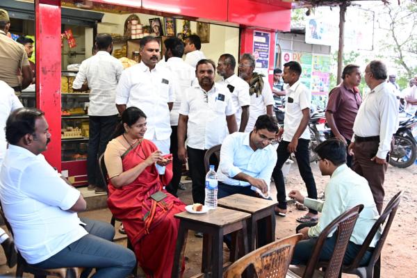 கனிமொழி எம்.பி. 