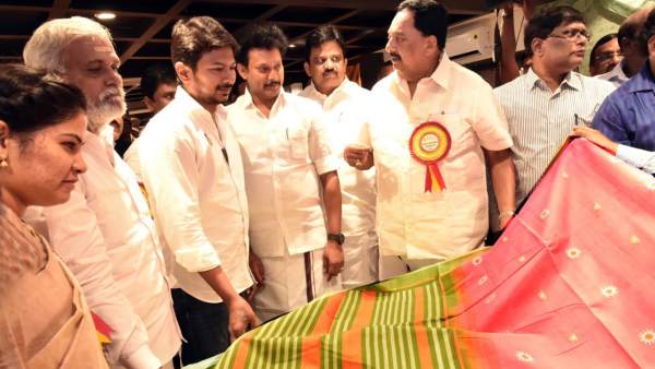 Minister Udhayanidhi Stalin requested that government officials should wear handloom clothes 2 days a week and encourage weavers 